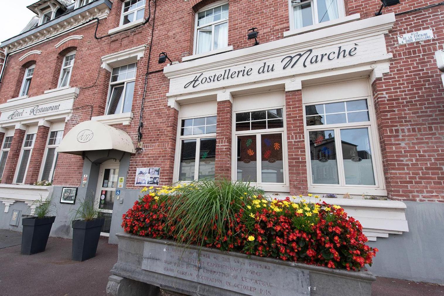 Logis - Hostellerie & Restaurant Du Marche Le Cateau-Cambresis Exterior photo